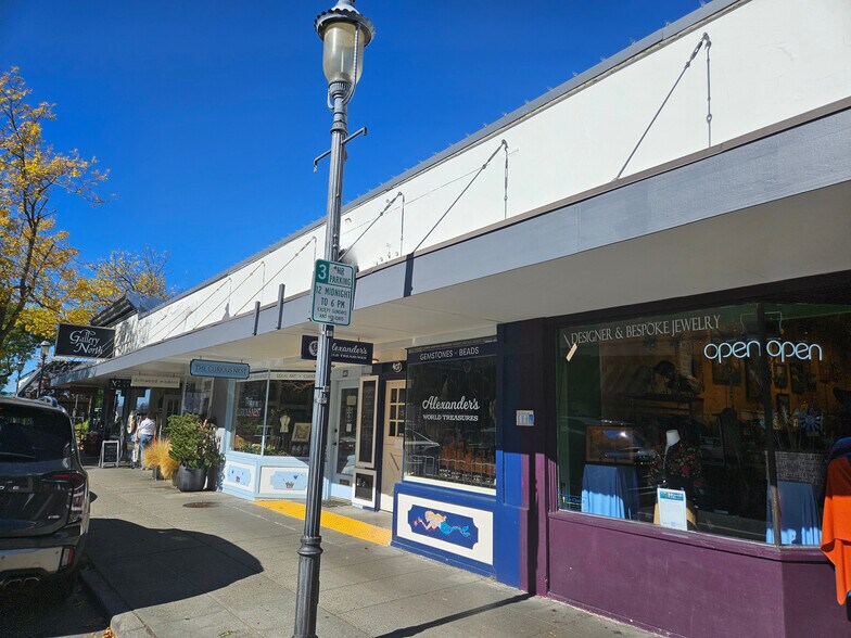 More Photos Of 401-409 Main St, Edmonds Storefront For Lease
