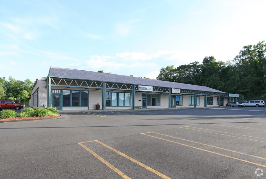 More Photos Of 251 W Main St, Branford Storefront For Lease