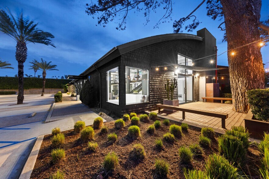 More Photos Of 236 S Sierra Ave, Solana Beach Loft Creative Space For Sale