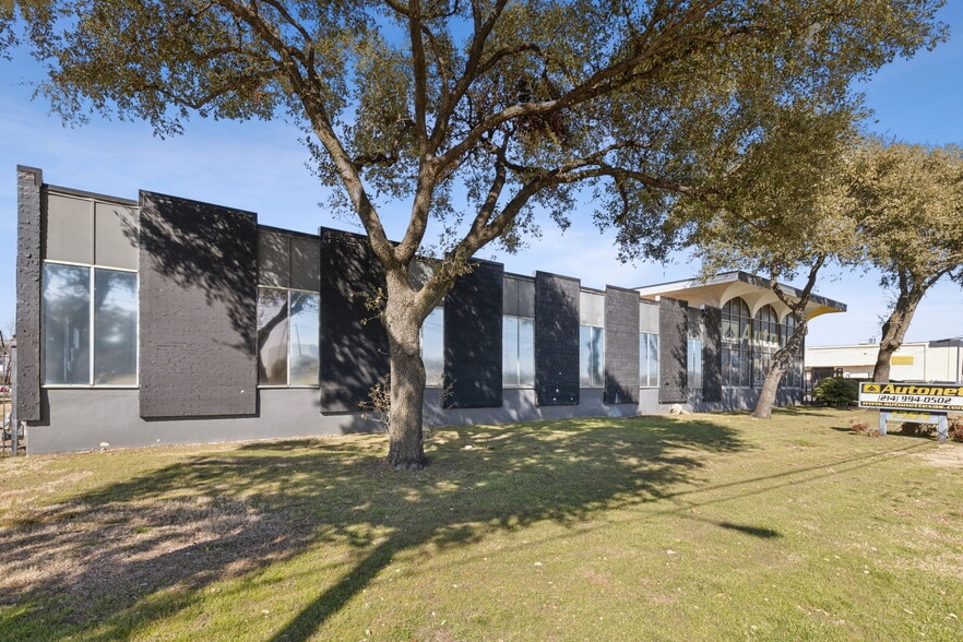More Photos Of 1365 Regal Row, Dallas Distribution For Sale
