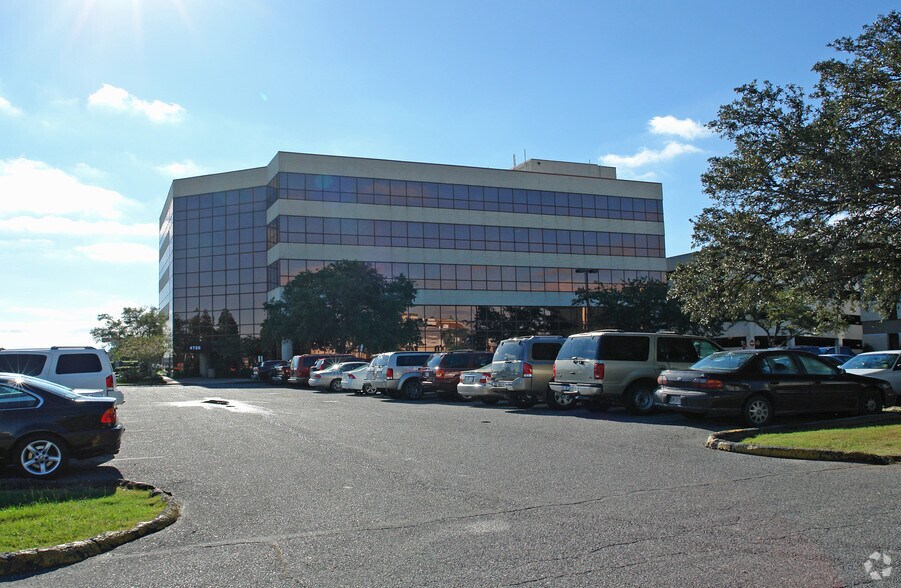 More Photos Of 4720 S I-10 Service Rd W, Metairie Medical For Lease