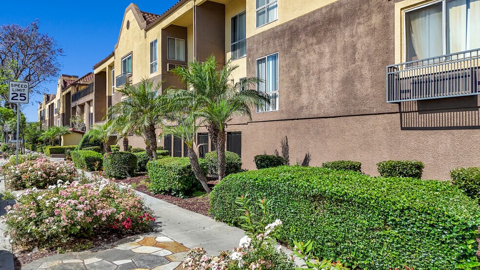 More Photos Of 15909 Vermont Ave, Paramount Apartments For Sale