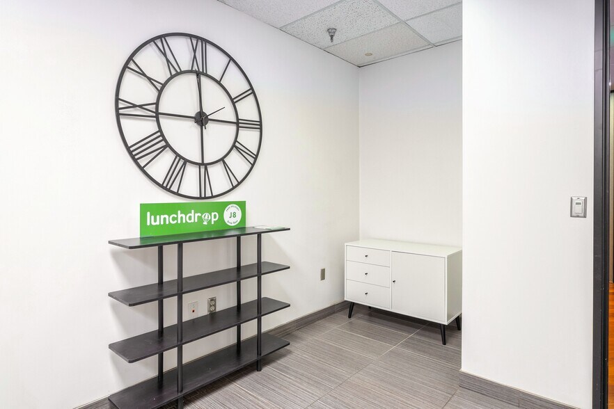 More Photos Of 1400 Preston Rd, Plano Coworking Space