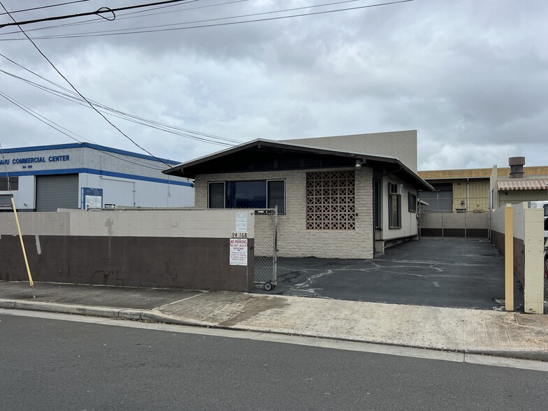 Primary Photo Of 94-168 Leoleo St, Waipahu Service For Sale