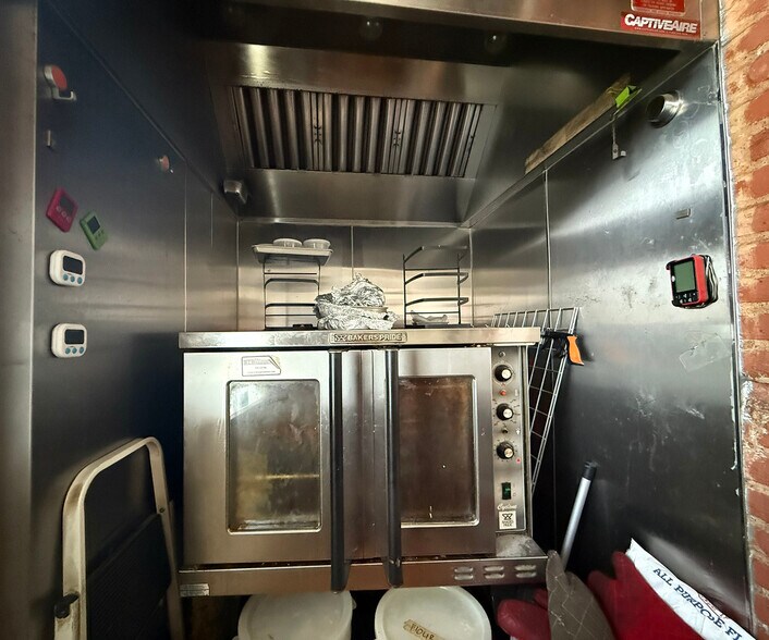 More Photos Of 725 7th St E, Saint Paul General Retail For Lease