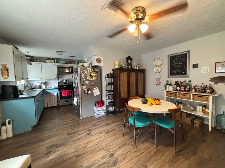 More Photos Of 14515 Sommermeyer St, Houston Office For Sale