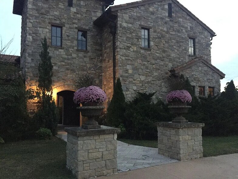 More Photos Of 126 Par Ln, Carl Junction Lodge Meeting Hall For Sale