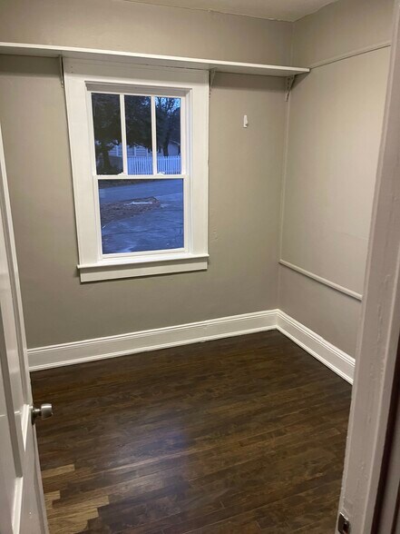 More Photos Of 490 S Perry St, Lawrenceville Office Residential For Lease