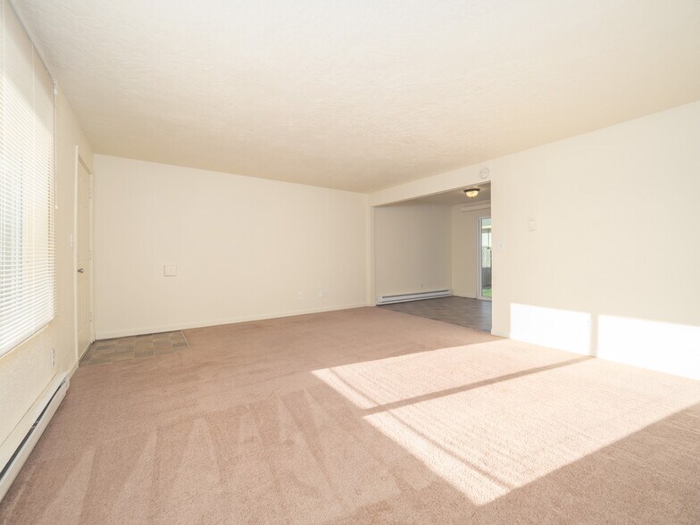 More Photos Of 1581 James St, Woodburn Multifamily For Sale