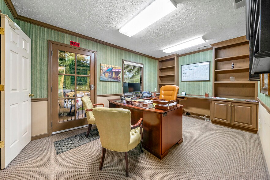 More Photos Of 125-145 E Georgia Ave, Fayetteville Freestanding For Sale