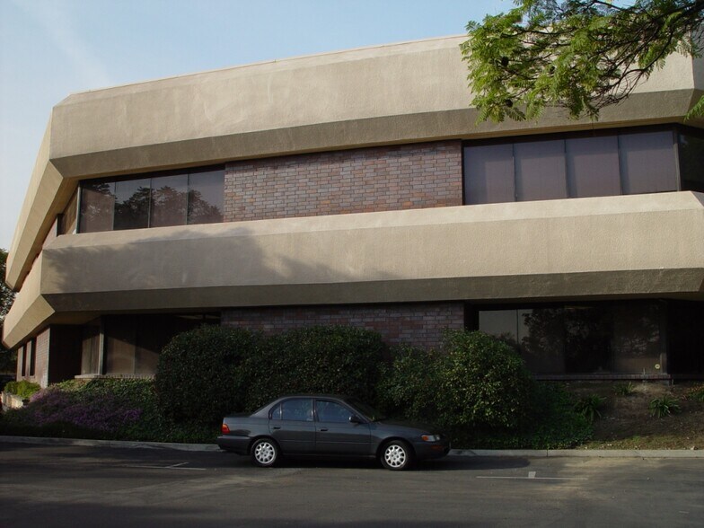 More Photos Of 1900 Royalty Dr, Pomona Medical For Lease