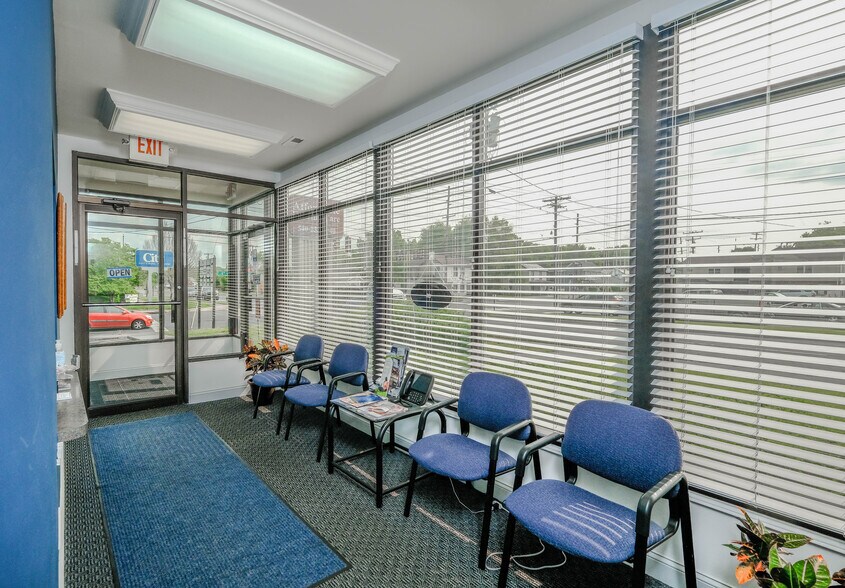 More Photos Of 123 E 6th St, Front Royal Office For Lease