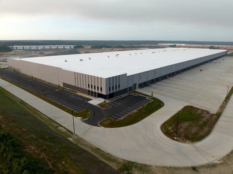 More Photos Of 401 Logistics, Jackson Unknown For Lease