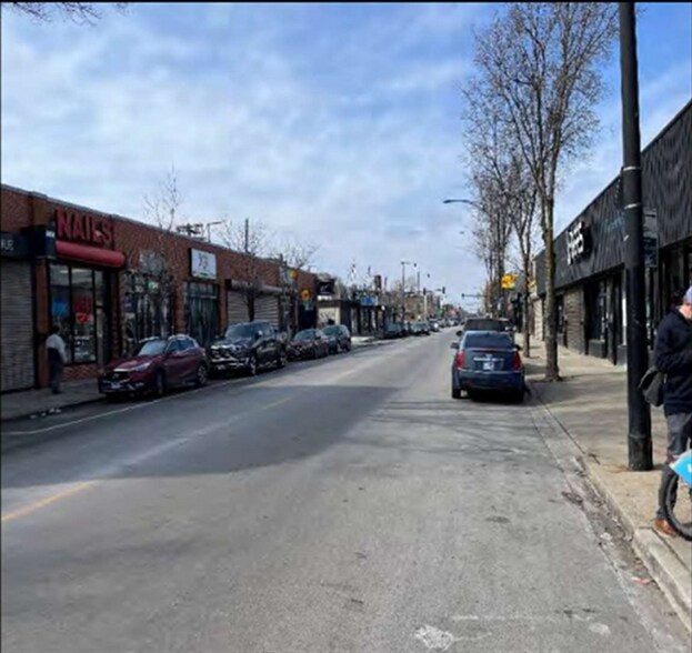 More Photos Of 232 E 47th St, Chicago General Retail For Sale