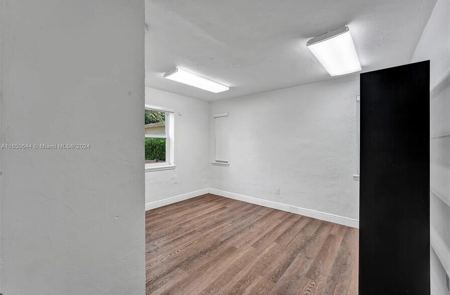 More Photos Of 1225 Alton Rd, Miami Beach Office For Lease