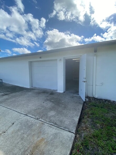 More Photos Of 1816 57th St, Sarasota Warehouse For Sale