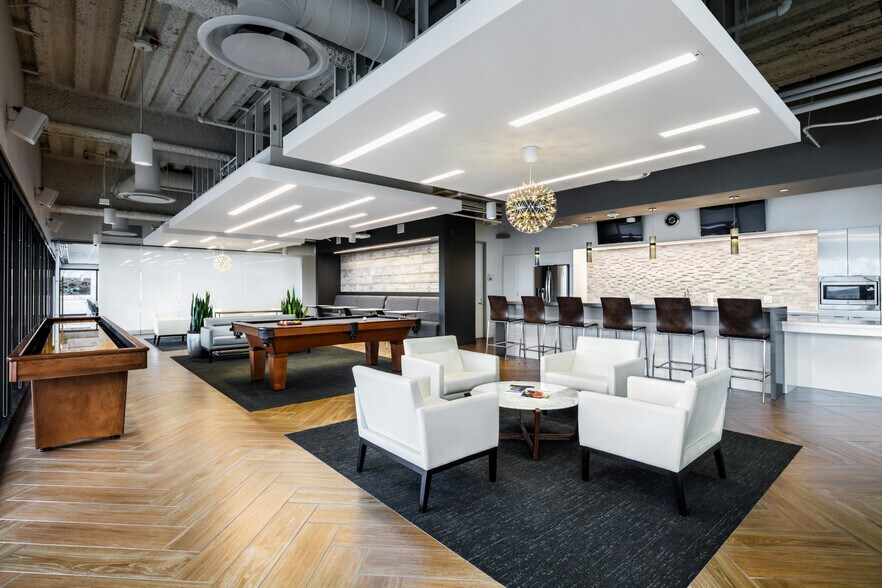 More Photos Of 1900 Powell St, Emeryville Office For Lease