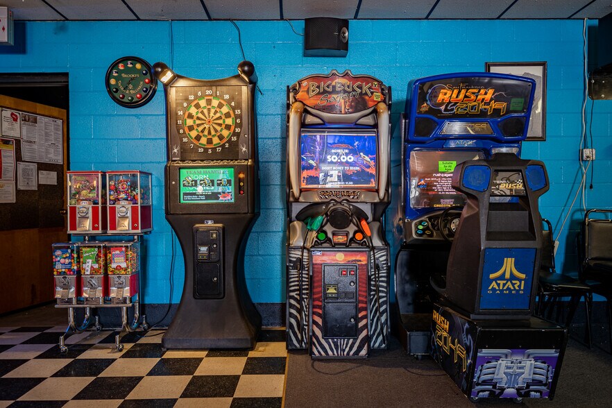 More Photos Of 675 Grant St, Winneconne Bowling Alley For Sale