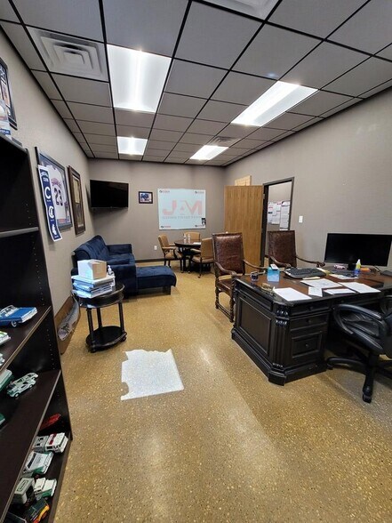 More Photos Of 6308 S County Road 1270, Midland Warehouse For Lease