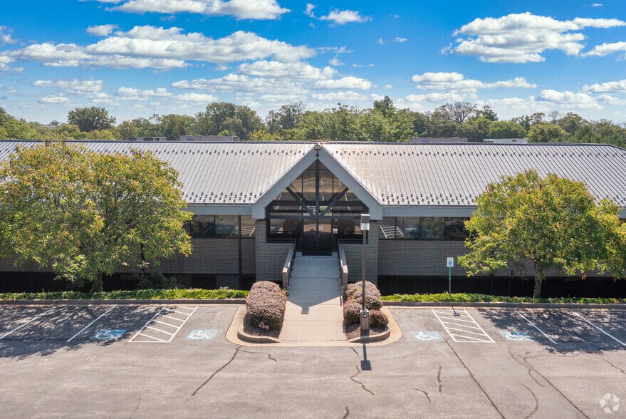 More Photos Of 7104 Ambassador Rd, Windsor Mill Office For Lease