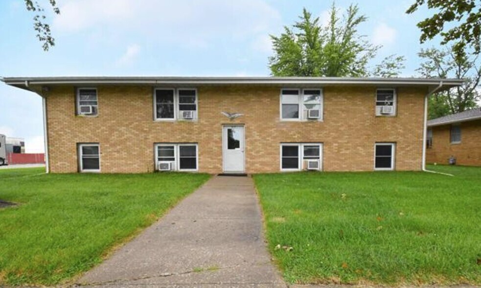 More Photos Of 517 E Monroe St, Metamora Multifamily For Sale