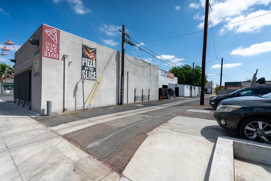 More Photos Of 242 W Commonwealth Ave, Fullerton Auto Repair For Sale
