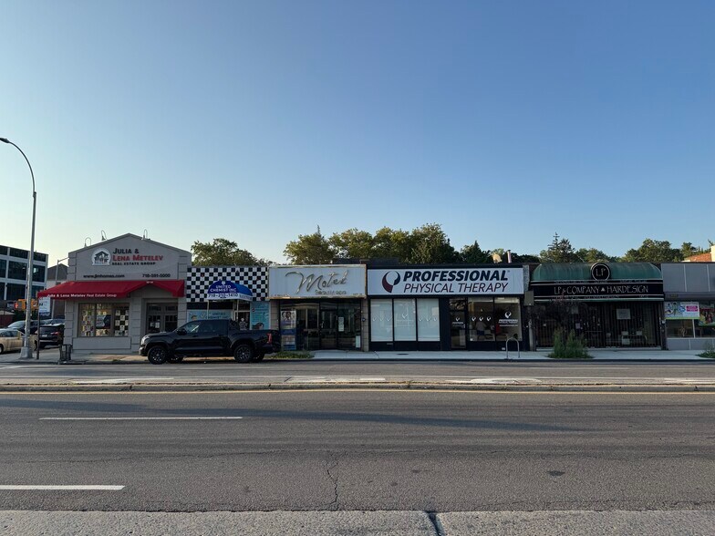 More Photos Of 18712 Union Tpke, Fresh Meadows General Retail For Lease