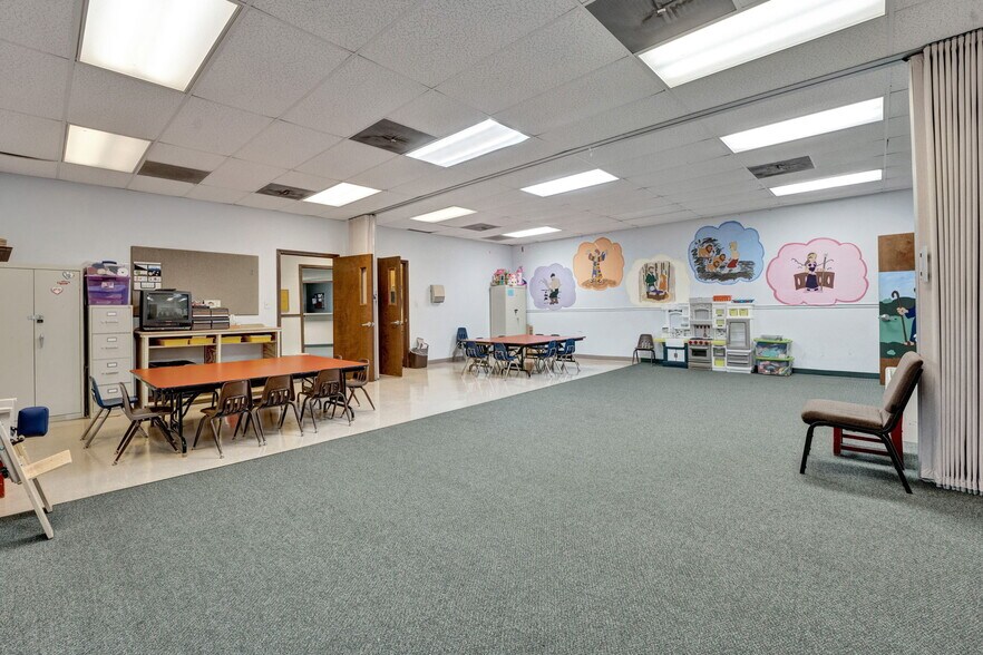 More Photos Of 3232 Covington Pike, Memphis Religious Facility For Sale