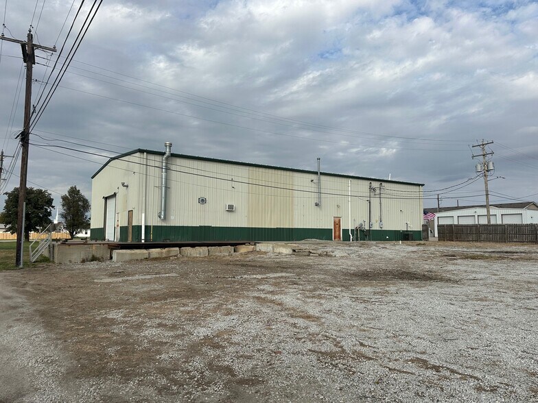 More Photos Of 135 S Harrison St, Hallam Industrial For Sale