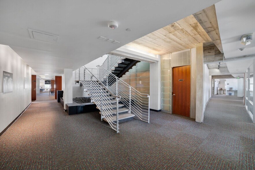 More Photos Of 605 Lincoln Rd, Miami Beach Office Residential For Sale