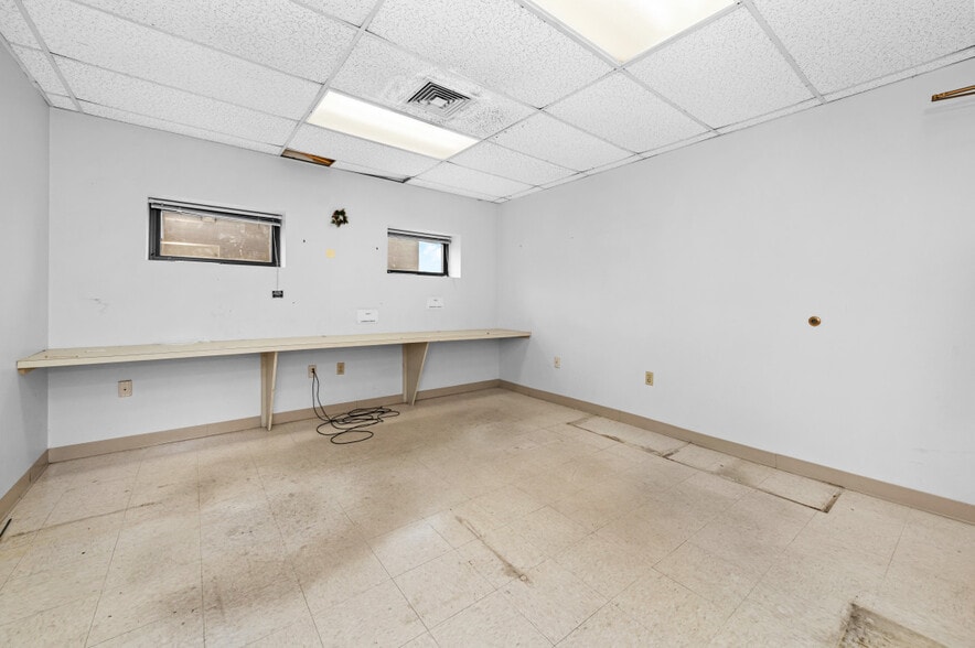More Photos Of 52 Sharon St, Malden Office For Lease