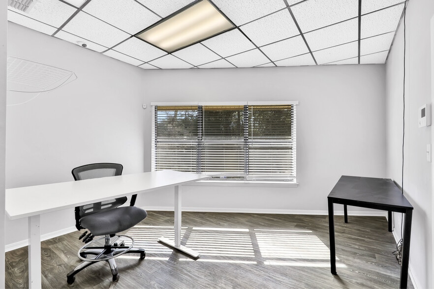 More Photos Of 2865 Plummer Cove Rd, Jacksonville Office For Sale