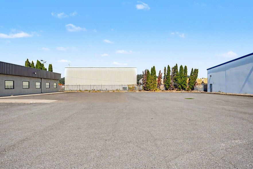 More Photos Of 3025 Kathryn Ave NE, Albany Warehouse For Lease