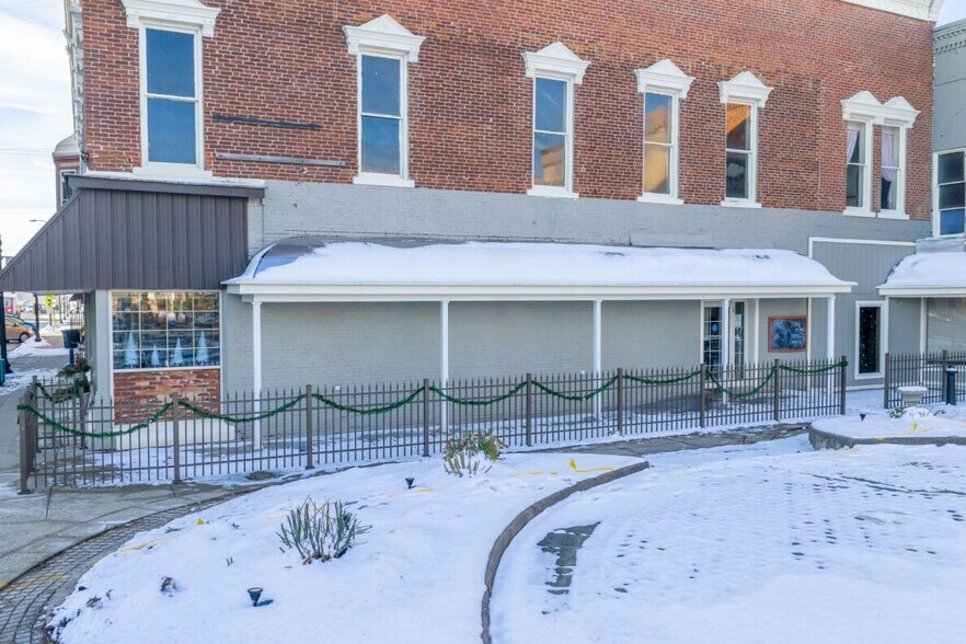 More Photos Of 110 S Broadway St, New Philadelphia Storefront Retail Office For Sale