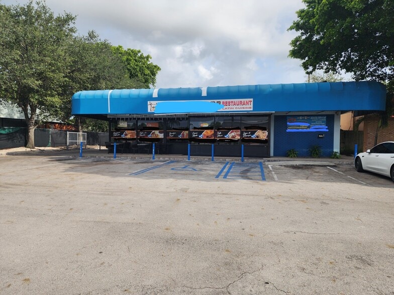 More Photos Of 3215 Davie Blvd, Fort Lauderdale Restaurant For Sale