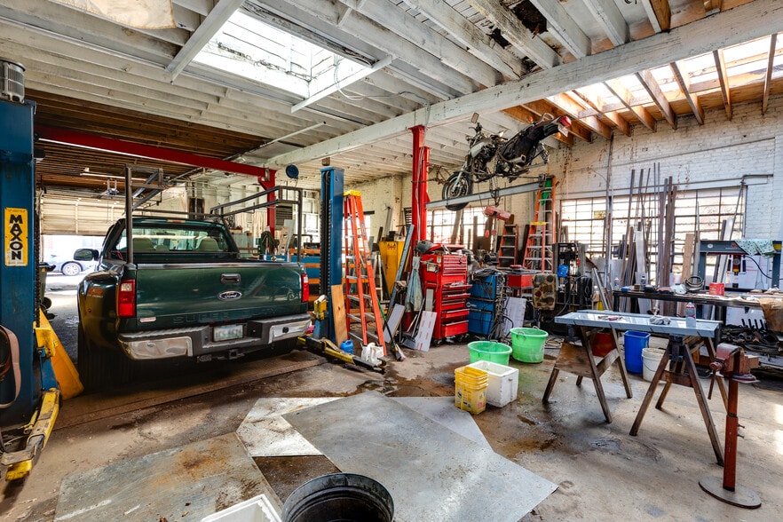 More Photos Of 304-306 Gilmer St, Richmond Manufacturing For Sale