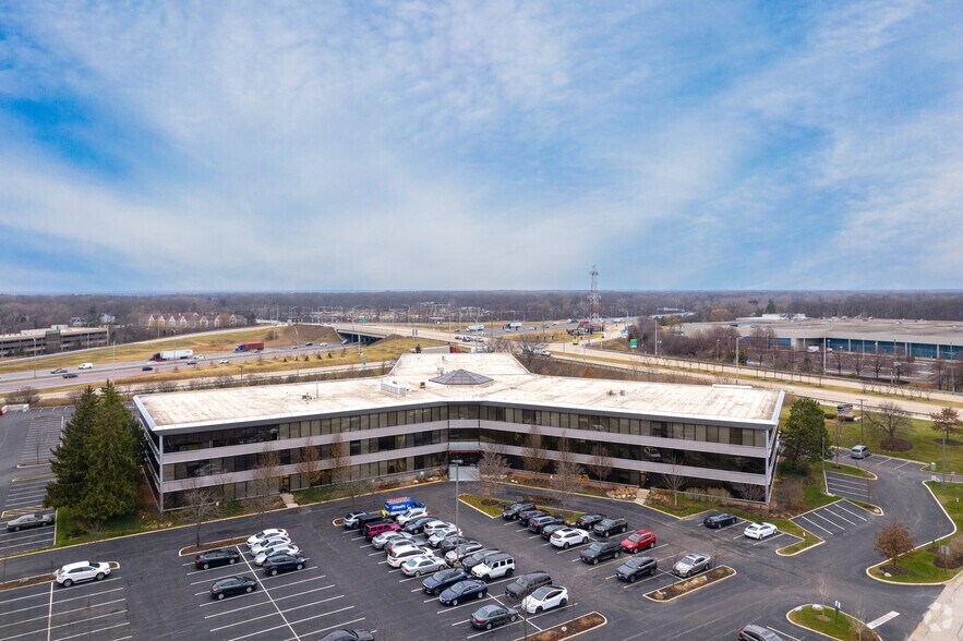 More Photos Of 2275 Half Day Rd, Bannockburn Office For Lease