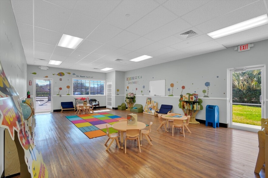 More Photos Of 20417 S University Blvd, Missouri City Schools For Lease