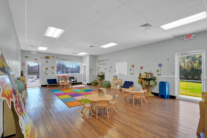 More Photos Of 20417 S University Blvd, Missouri City Schools For Lease