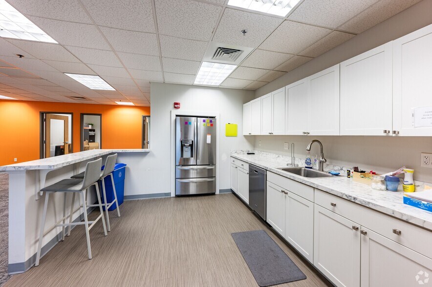 More Photos Of 350 Lincoln St, Hingham Unknown For Lease