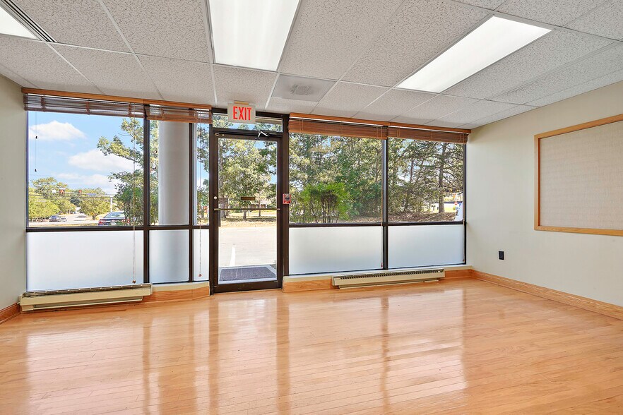 More Photos Of 131 Elden St, Herndon Medical For Lease