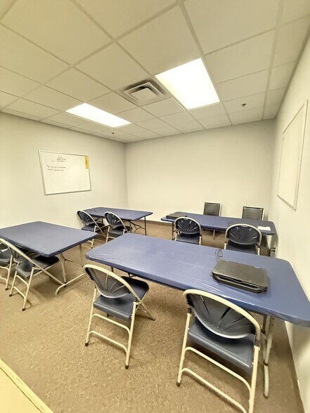 More Photos Of 4540 East Paris Ave SE, Grand Rapids Distribution For Lease