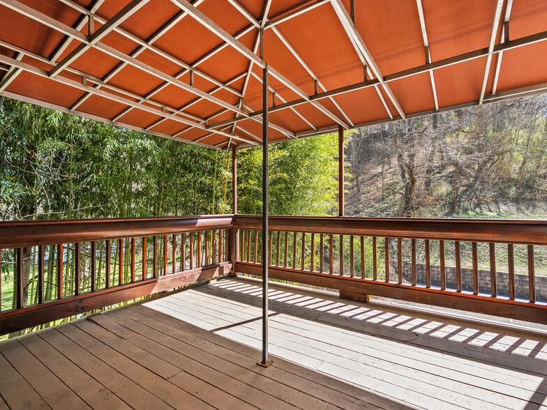 More Photos Of 1482 Russ Ave, Waynesville Office For Lease