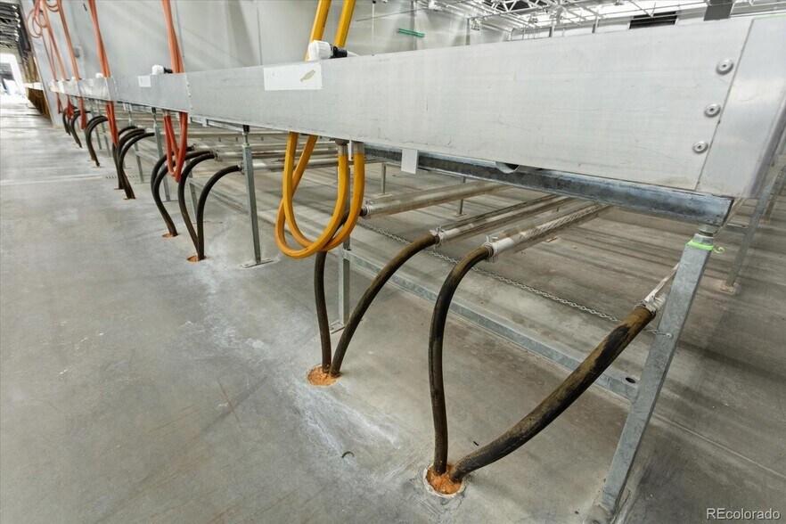 More Photos Of 7800 7706 7708 7710 County Rod 152, Salida Manufacturing For Sale