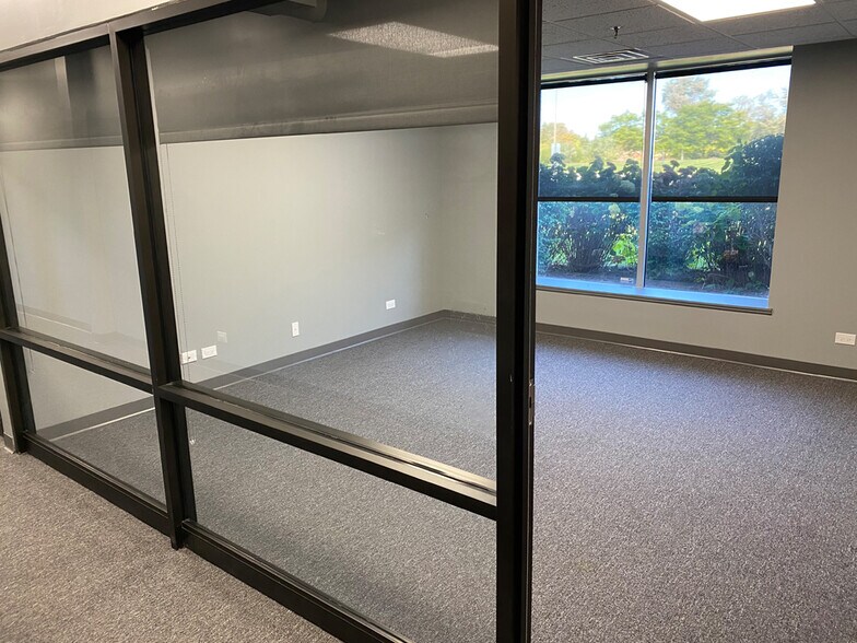 More Photos Of 426 S Westgate St, Addison Self Storage For Lease