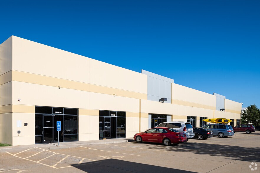 Primary Photo Of 18167 Edison Ave, Chesterfield Unknown For Lease