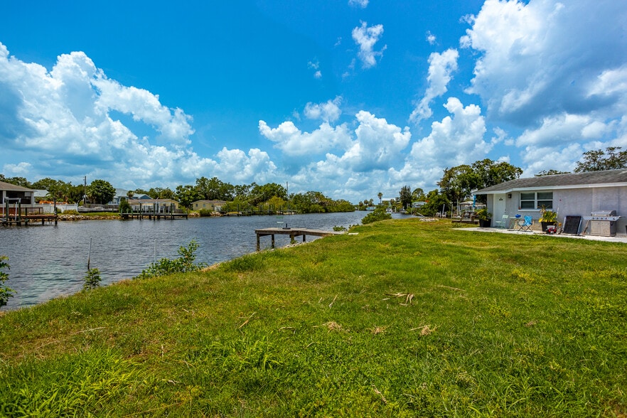 More Photos Of 8820 Rocky Creek Dr, Tampa Apartments For Sale