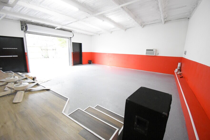 More Photos Of 550 FM 1959 Rd, Houston Service Station For Lease