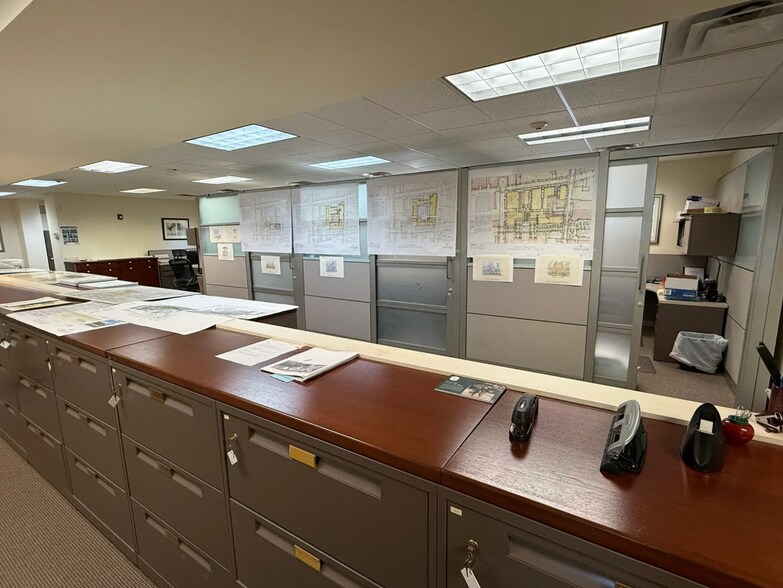 More Photos Of 276 East Bay St, Charleston Storefront Retail Office For Lease