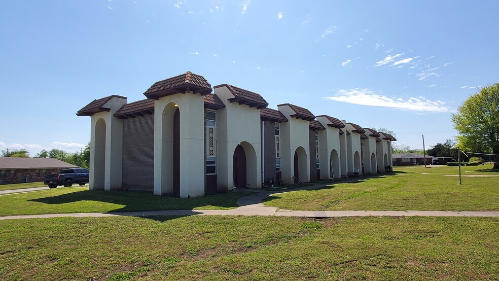 More Photos Of 1428 S Little Ave, Cushing Apartments For Sale